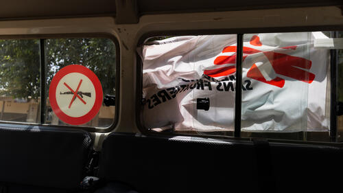 Inside MSF car during a movement between Nilefa Kiji and Fori, two MSF run facilities that provide nutrition treatment.