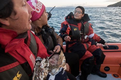 Assistance at sea to refugee boats in distress