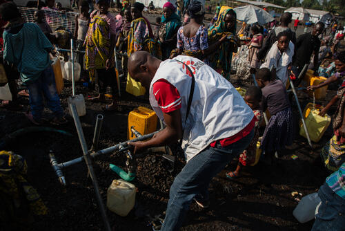 Water distribution at Rusayo displaced camp