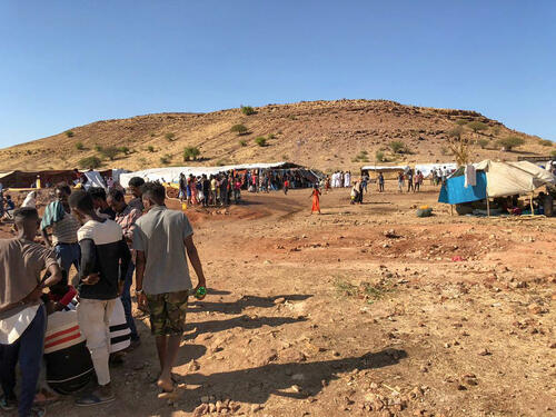 Ethiopian Refugees Crossing: Um Rakuba camp