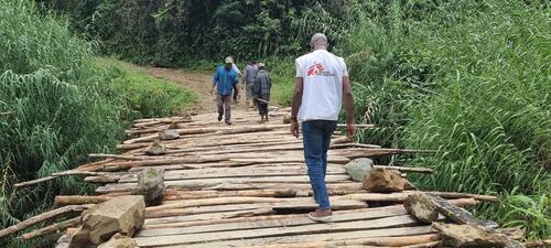 Trunk bridge, Toea, Upper Jimi, Jimi District, Jiwaka province, PNG