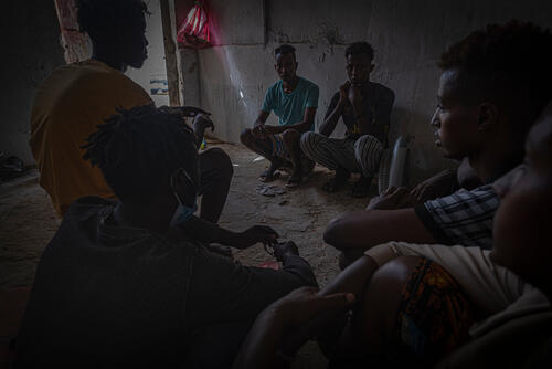"We sit, we wait and we're scared": migrants' communities in Libya through the eyes of photographer Ricardo García Villanova