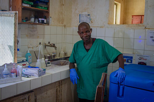 Christophe is a laboratory technician at the Médecins Sans Frontières supported Walikale general reference hospital in North Kivu province, eastern Democratic Republic of Congo. He prepares patients' biological samples and uses observation slides to analyse them under the microscope.