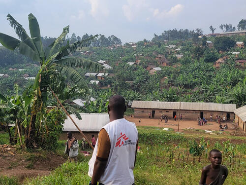 Bambo, North Kivu, is facing a rapidly worsening humanitarian crisis as ongoing conflict has forced tens of thousands to flee to the town. Overcrowded shelters, food shortages, and strained health services are pushing displaced families to the brink. Médecins Sans Frontières (MSF) is providing essential care to around 3,700 people each week but needs far exceed current capacity.