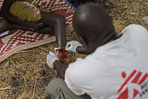 Outdoors support clinics, Thaker. Leer, South Sudan