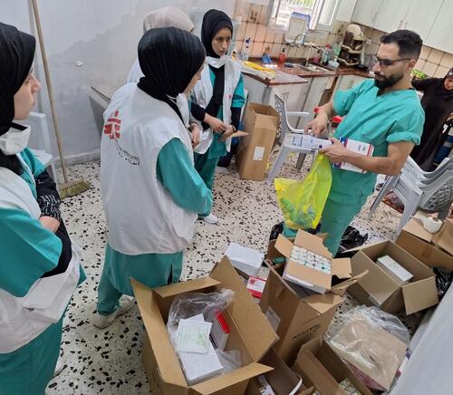 MSF medical staff at Gaza burn clinic
