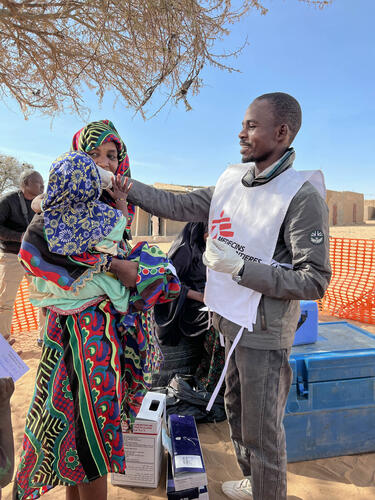 Diphteria vaccination in Zinder region, Niger