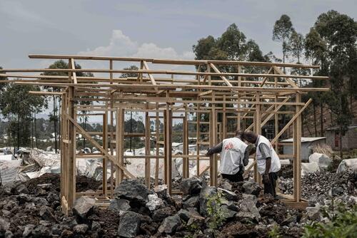 MSF teams construct new latrines