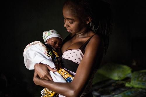 Giving Birth in Central African Republic 2014