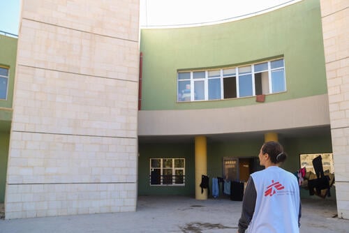 MSF mobile medical unit visiting collective shelters