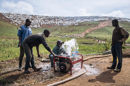 أنشطة المياه والصرف الصحي والنظافة الصحية في مخيم رو