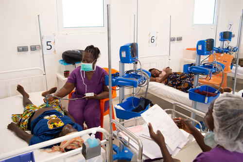 تحسين الوصول إلى الرعاية الصحية للأمهات في سيراليون