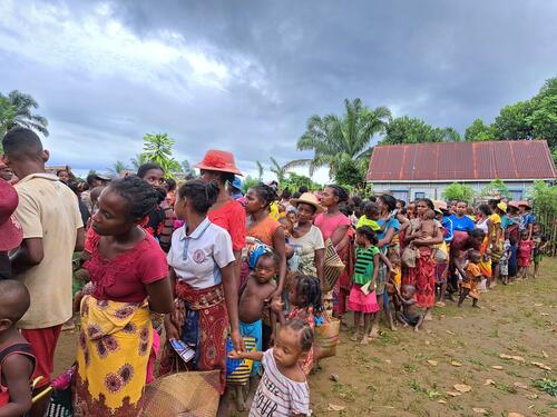 Mothers with their children are queuing for a medical consultation and a malnutrition screening in Soavina health center. Soavina is a very remote place in the southeastern district of Nosy Varika and people don't have regular access to medical care. 
MSF teams provide medical consultations and nutritional support to pregnant women and children suffering with moderate and severe malnutrition.