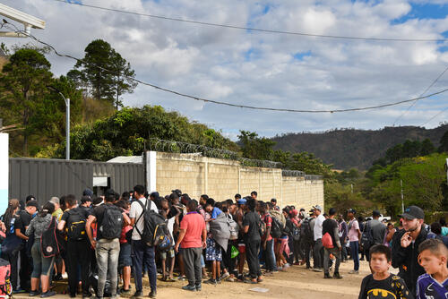 Migrants at the Honduras-Nicaragua border