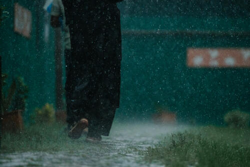 2 A Rohingya woman walks into MEDSF’s Balukhali clinic in Kutapalong refugee camp, Bangaldesh