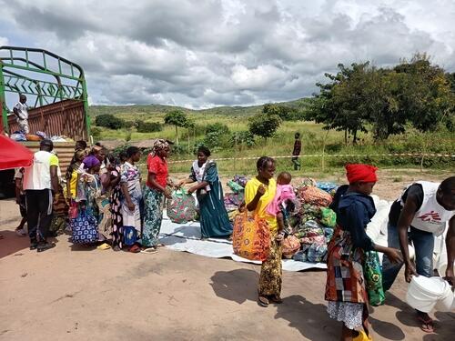 MSF teams distribute non-food items (NFI) to displaced people at the Kimanga internally displaced persons (IDP) camp, located 5 km from Baraka town centre, in Fizi Territory, South Kivu Province, DRC.