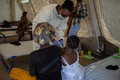 Cholera emergency response in Port-au-Prince 12
