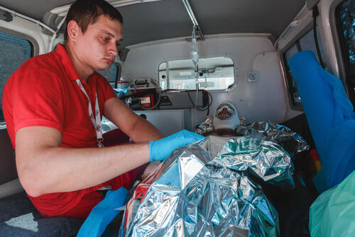 A patient with severe burns in MSF ambulance