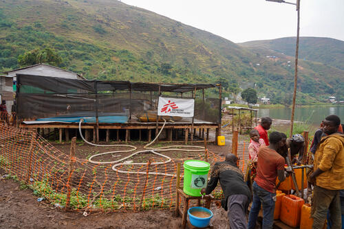 MSF launched an emergency intervention in Lomera, South Kivu, on 9 May 2025 in response to a cholera outbreak. Besides medical care, MSF also installed a water treatment plant and distribution point, delivering some 60 000 liters of clean water per day.