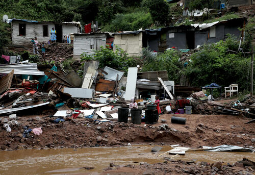 الأضرار الناجمة عن الفيضانات التي ضربت كوازولو ناتال