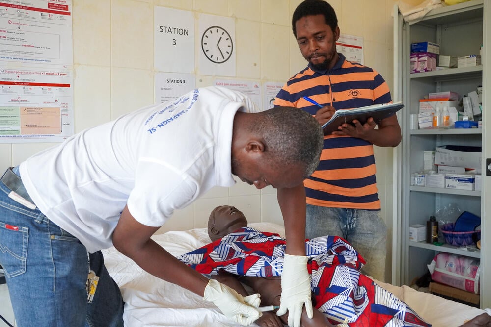 A participant in the Basic Clinical Nursing Care training programme of the MSF Academy for Healthcare during his Competency Gap Assessment at the skills lab in Kenema hospital