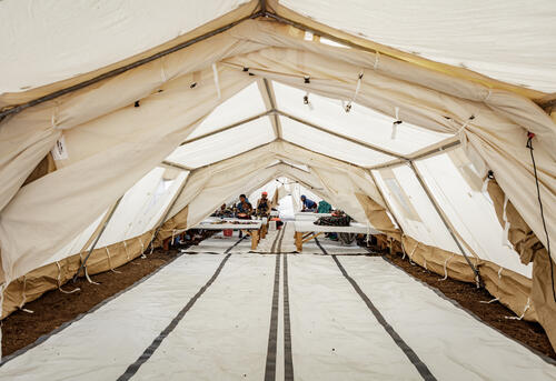 Additional tents set up at the MSF cholera treatment centre in Munigi