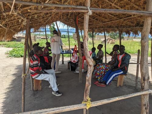 MSF teams conduct medical screenings at the Community Healthcare Centre in the Kimanga internally displaced persons (IDP) camp, in Fizi Territory, South Kivu Province, DRC. MSF has stepped up its activities at the Baraka General Referral Hospital and in surrounding  health centres, including in Kimanga IDP camp, to respond to a cholera epidemic and the peak of malaria.