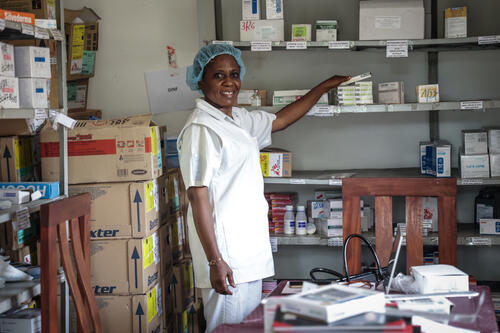 Dépôt pharmaceutique de l’hôpital Saint Joseph.