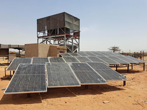Since March 2025, one of the 10 boreholes in Adre has been extracting water using a solar-powered pump, which then distributes water to five additional distribution points. This water infrastructure, soon to be handed over to another actor, improves resource management and sustainability by connecting both refugee and host communities to the same water system, strengthening local resilience.