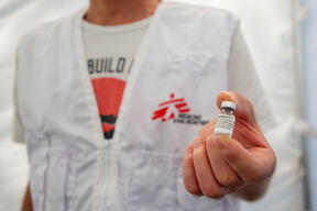 Covid-19 vaccination in Paris and its suburbs for homeless and migrant people.