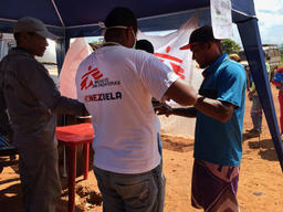 Bed net distribution in Sifontes, Bolivar State