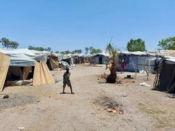 IDP camp in Meer Island, Leer