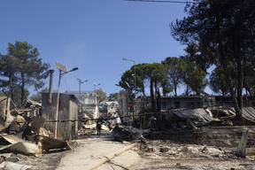Fire tears through Moria refugee camp
