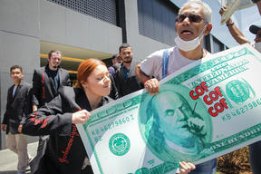 Protest in front of J&J Brazil (TB)