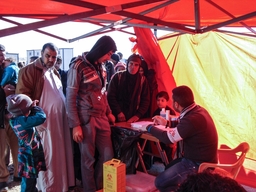 Displaced people from Mosul : Hassan Cham and Khazir 2 camps