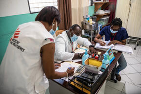 Medical team in MSF Pran Men’m Clinic