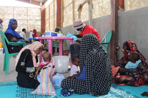 Mothers are waiting in Massakory health center