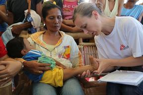 Mobile clinic east of Roxas