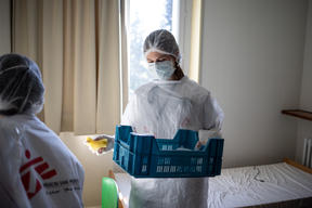 MSF provides medical assistance in Covid+ centres in Paris and the suburbs