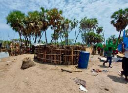 Burnt tukul in Leer