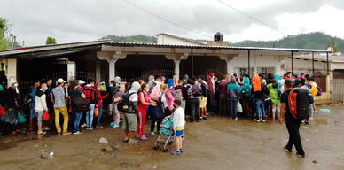 An MSF mobile clinic assists migrants at the Honduras-Nicaragua border
