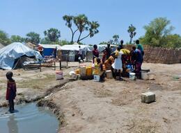 IDP camp in Meer Island, Leer