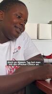Lindokuhle, MSF patient testing the Pocket Clinic - GERMAN VERTICAL