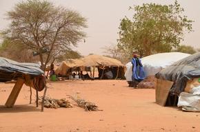 Health centers for malian refugees, all uses.