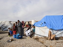 Displaced people from Mosul : Hassan Cham and Khazir 2 camps