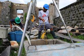 Cleaning wells in Guiuan