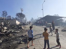 Fire tears through Moria refugee camp