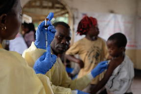 Emergency measles vaccination in Goma