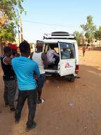 MSF clinic in Niamey to treat people on the move