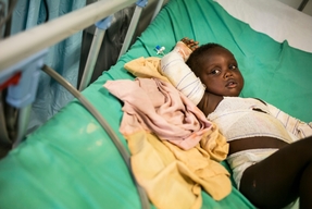 Drouillard: burnt people hospital in Haiti